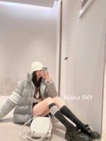 THOM BROWNE TB  2024 Autumn/Winter New Collection Four Bar Thick Bread Jacket Men's and Women's National Standard 90 White Duck Down Down Jacket Jacket. Large size unisex design - Image 8