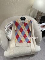 Prada  24FW Early Autumn New CollectionColorful diamond grid pattern color blocked lapel inverted triangle  Badge Logo College Style Cashmere Knitted Sweater for Women - Image 11