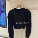 CELINE's "Elegant Lady's Niche Design" 24 French Sweet Age Reducing Collar with Bow Decoration for Slimming and Slimming, Diamond Buckle Knitted Cardigan