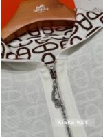 Hermes  24ss Autumn/Winter New CollectionGreat Value  Double sided pig nose jacquard logo lapel hooded zipper cashmere knitted jacket for women.