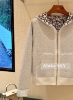 Hermes  24ss Autumn/Winter New CollectionGreat Value  Double sided pig nose jacquard logo lapel hooded zipper cashmere knitted jacket for women. - Image 5