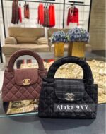 Chanel  The new 24V denim plaid Kelly handle chain bag is here   Vintage and versatile original chuang hardware heavyduty washed denim - Image 12
