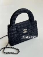 Chanel  The new 24V denim plaid Kelly handle chain bag is here   Vintage and versatile original chuang hardware heavyduty washed denim - Image 13