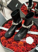 Chanel  2024a Autumn/Winter New Collection  Pearl Chain Water Diamond Pendant Design for Women with Thick Heels and Short Boots. Gift box packaging - Image 4