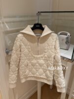 DIOR 24 Autumn/Winter New Collection Australian Plush Towel Ring Wool  Head jacquard zipper design, lapel design, diamond grid knitted sweater for women - Image 3