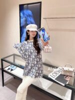 DIOR Jielun same gift box packaging   High Quality  2024 Autumn/Winter New Collection: Heavy duty Jacquard Letter Logo Design with Zipper Cuffs, Wool Hooded Sweater, Loose fit, Unisex - Image 26