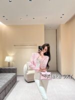 Chanel 24k Show Haute Couture  Pink Bead/Glitter Mesh Diamond Buckle Hollow Short Coat for Women. Full body Heavy Industry Imported Beads - Image 27