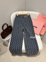 MIUMIU  2024 Autumn/Winter New Collection  Laser Jacquard Letter Logo High Waist slimming straight leg wide leg jeans for women. Show off weight and cover the width of the hips - Image 15