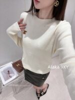 CELINE's self reserved twocolor24 autumn/winter new collection universal super comfortablecashmere pullover base sweater for women. Soft and smooth, skin friendly without pricking - Image 3