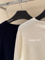 CELINE's self reserved twocolor24 autumn/winter new collection universal super comfortablecashmere pullover base sweater for women. Soft and smooth, skin friendly without pricking - Image 8