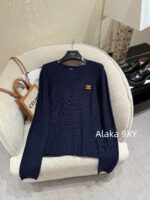 CELINE's self reserved twocolor24 autumn/winter new collection universal super comfortablecashmere pullover base sweater for women. Soft and smooth, skin friendly without pricking - Image 14
