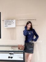 CELINE's self reserved twocolor24 autumn/winter new collection universal super comfortablecashmere pullover base sweater for women. Soft and smooth, skin friendly without pricking - Image 24