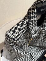 CELINE e2024 Autumn and Winter New CollectionGirl's Sensation Thousand Bird Grid Doll Collar Wool Hemp Metal Buckle Medium length Coat for Women. - Image 9