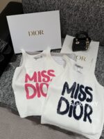DIOR  2024 Early Autumn New Collection  Classic Adhesive Letter Logo Knitted Bottom Letter Vest for Women. Available in two colors - Image 4