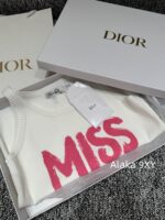 DIOR  2024 Early Autumn New Collection  Classic Adhesive Letter Logo Knitted Bottom Letter Vest for Women. Available in two colors - Image 8