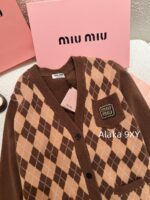 MIUMIU   24 Autumn/Winter New CollectionGirl's Sensation Academy Color blocked Grid Wool Cashmere Knitted Cardigan Loose Sweater - Image 3
