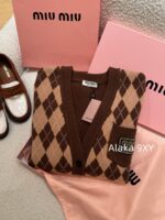 MIUMIU   24 Autumn/Winter New CollectionGirl's Sensation Academy Color blocked Grid Wool Cashmere Knitted Cardigan Loose Sweater - Image 7