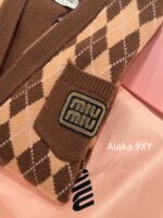 MIUMIU   24 Autumn/Winter New CollectionGirl's Sensation Academy Color blocked Grid Wool Cashmere Knitted Cardigan Loose Sweater - Image 9