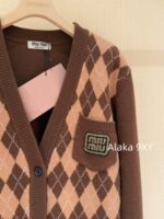 MIUMIU   24 Autumn/Winter New CollectionGirl's Sensation Academy Color blocked Grid Wool Cashmere Knitted Cardigan Loose Sweater - Image 14