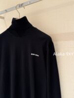 MIUMIU  A musthave high neck base sweater for autumn and winter2024 new letter logo basic versatile and super comfortable/100 sheep wool material high neck sweater - Image 8