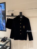 Yves Saint Laurent Y  2024 Autumn/Winter New Collection   Velvet shirt with lettering on the chest, velvet velvet jacket with cotton, women's/threedimensional cut velvet shorts, suit shorts, shorts - Image 9