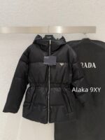 PRADA   2024 SS Autumn/Winter New Collection  Triangular logo letter hooded black ant elastic waist cinched waist, national standard 90 goose down down jacket, women's bread jacket