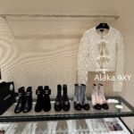 CHANEL  24K Autumn/Winter Fashion Collection  Heavy Industry Diamond Bow Large Logo Design for Women with Thick Heels and Short Boots. Imported velvet  Leather lining