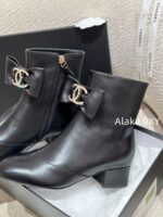 CHANEL  24K Autumn/Winter Fashion Collection  Heavy Industry Diamond Bow Large Logo Design for Women with Thick Heels and Short Boots. Imported velvet  Leather lining - Image 18
