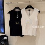 CHANEL   2024 Autumn/Winter New Collection Signature Letter Logo Wool Sleeveless Lace Knitted Tank Top for Women. Available in black and white