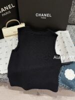 CHANEL   2024 Autumn/Winter New Collection Signature Letter Logo Wool Sleeveless Lace Knitted Tank Top for Women. Available in black and white - Image 5