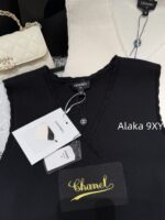 CHANEL   2024 Autumn/Winter New Collection Signature Letter Logo Wool Sleeveless Lace Knitted Tank Top for Women. Available in black and white - Image 13