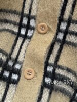 BURBERRY "American College Style" 2024 Autumn and Winter New Collection Bu  Style Classic Grid Badge 100 Wool Material Cardigan Sweater Lazy Knitted Coat for Women - Image 7