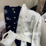 Chanel's wealthy heiress's early autumn outfit24a new pure handmade embroidery patchwork round neck pullover wool knitted sweater/cardigan jacket for women. Head cover