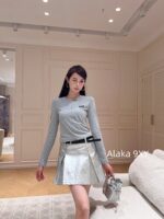 Miumiu American style "paper figure" solid color letter splicing slim fit versatile long sleeved thin bottom top for women - Image 4