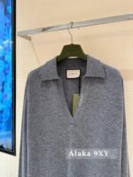 GUCCI  2024 High Version New Vneck Sweater with Versatile Color Matching without Losing Classic Aging and Fashionable Slimming Appearance