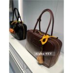 MIUMIU "American Retro Girl Style"  Self retained Zhang Yuanying's 2024 SS fashion collection canvas briefcase  Japanese limited edition canvas denim fabric canvas style - Image 8