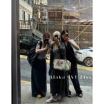 MIUMIU "American Retro Girl Style"  Self retained Zhang Yuanying's 2024 SS fashion collection canvas briefcase  Japanese limited edition canvas denim fabric canvas style - Image 23