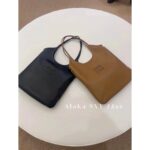 miumiu   Super beautiful oneSelf kept Zhang Yuanying's 2024 SS collection tote tote shopping bag   Four colors can be selected from imported original cowhide material. - Image 8