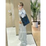 miumiu   Super beautiful oneSelf kept Zhang Yuanying's 2024 SS collection tote tote shopping bag   Four colors can be selected from imported original cowhide material. - Image 13