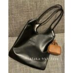 miumiu   Super beautiful oneSelf kept Zhang Yuanying's 2024 SS collection tote tote shopping bag   Four colors can be selected from imported original cowhide material. - Image 16