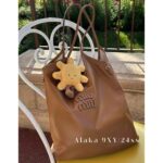 miumiu   Super beautiful oneSelf kept Zhang Yuanying's 2024 SS collection tote tote shopping bag   Four colors can be selected from imported original cowhide material. - Image 17