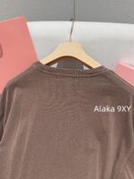 MIUMIU   Autumn/Winter Color Long Sleeve Base Tee Self CollectionMelad Color Round Neck Letter Logo Pocket Long Sleeve 100 Cotton Fabric - Image 3