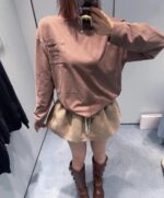 MIUMIU   Autumn/Winter Color Long Sleeve Base Tee Self CollectionMelad Color Round Neck Letter Logo Pocket Long Sleeve 100 Cotton Fabric - Image 7
