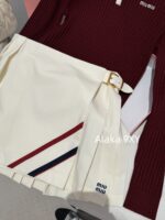 MIUMIU "American College Style Dressing"  Color blocked lapel long sleeved polo collar wine red autumn and winter new style versatile and highend pleated skirt skirt - Image 5