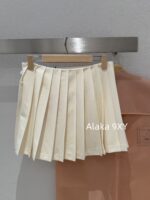 MIUMIU "American College Style Dressing"  Color blocked lapel long sleeved polo collar wine red autumn and winter new style versatile and highend pleated skirt skirt - Image 16