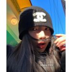 CHANEL   24k Autumn/Winter New Collection/Imported Cashmere Fabric Classic Logo Cold Hat Knitted Hat Cashmere Scarf   scarf - Image 9