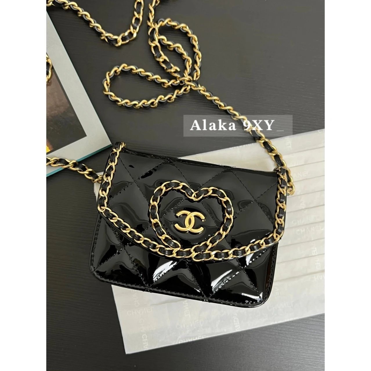 633-1 Chanel's new patent leather heartshaped chain Crossbody small waste bag is hereSize: 12.5 9 3 Gift box packaging - Image 1