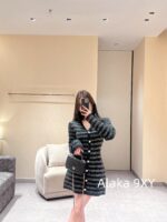 BALMAIN  2024 Early Autumn New Collection  Black Silver Stripe Glitter Versatile Casual Vneck Show Thin Temperament Metal Buckle Dress for Women - Image 36