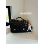 Chanel Retro Versatile and Timeless24A New Series Double Pocket Postman Bag  The unpopular series features a chain with a strong sense of design   Sheepskin - Image 5