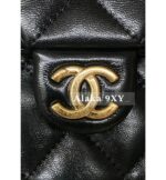 Chanel Retro Versatile and Timeless24A New Series Double Pocket Postman Bag  The unpopular series features a chain with a strong sense of design   Sheepskin - Image 9